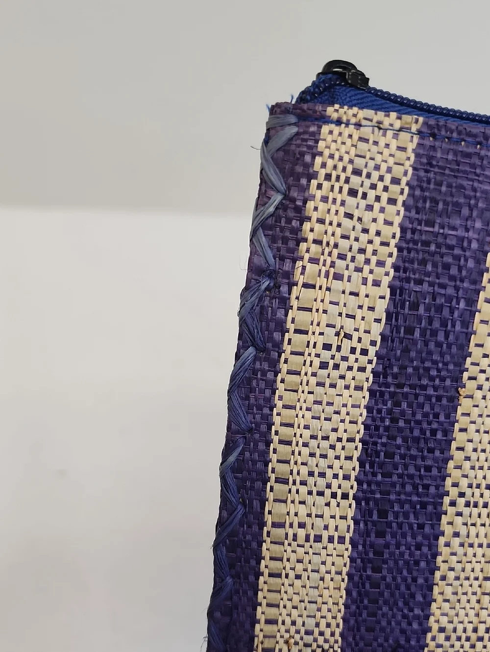 Woven Straw Raffia Stripe Zip Pouch Clutch Navy Natural OS